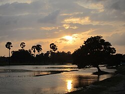 ラグーンの向こうに沈む夕日