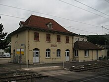 Vue du bâtiment des voyageurs de la gare d'Apach.