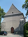zespół kościoła parafialnego: kościół par. pw. NMP Wniebowziętej z 1615 r., cmentarz kościelny, organistówka z lat 1820-1850, 1900