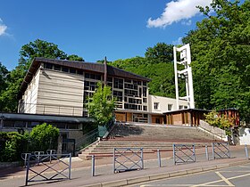 Image illustrative de l’article Église Sainte-Bernadette de Chaville