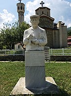 Споменик на Јозеф Обрембски во селото