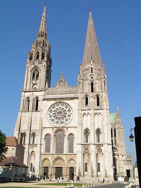 fasada katedry w Chartres