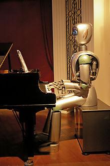 klavierspielender Roboter