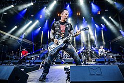 Volbeat na Citadel Music Festivale v Berlíne v roku 2016. Zľava: Rob Caggiano, Michael Poulsen, Jon Larsen (vzadu) a Kaspar Boye Larsen.