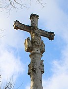 Croix de carrefour situé à Brennes-le-haut: détail de la Vierge à l'enfant.