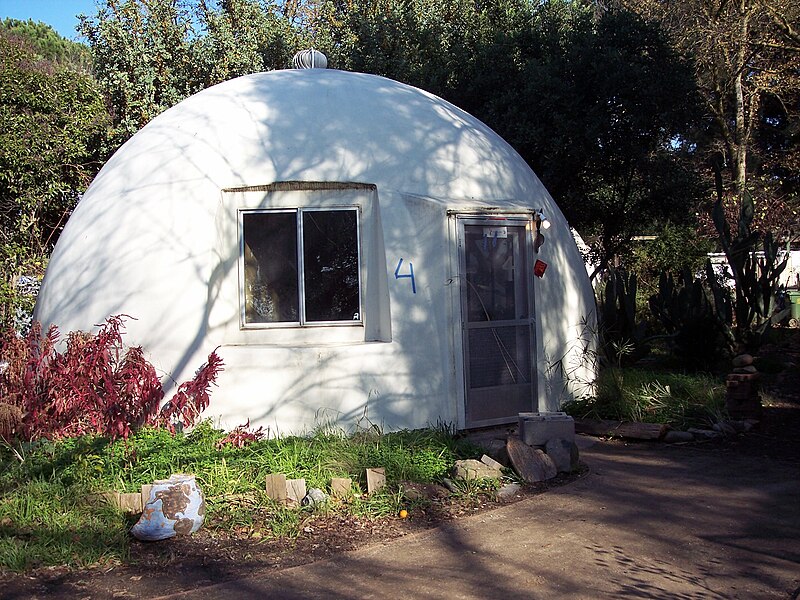 Description California-dome-house.jpg