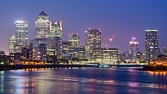 Canary Wharf z Limehouse London červen 2016 HDR.jpg