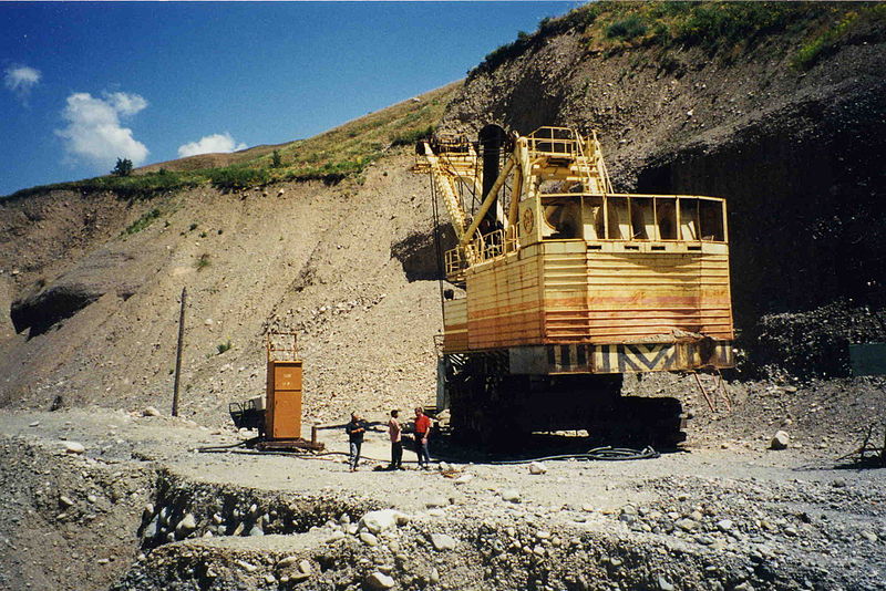 Patas bntasan:Face shovel excavator in Tajikistan.jpg