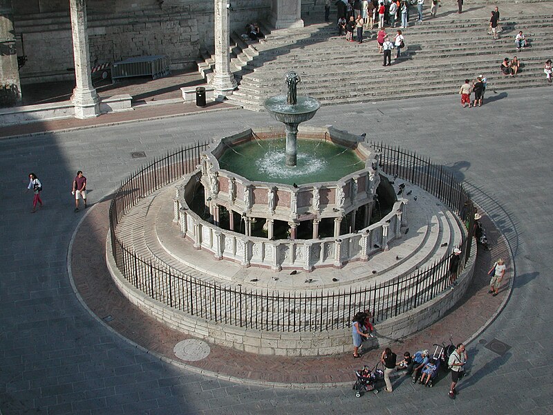 File:Fontana Maggiore, Perugia.jpg