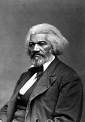 Photo en noir et blanc de Frederick_Douglass vers 1879.