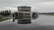 Аэропорт Камембе со стороны взлетно-посадочной полосы, 2017 1.jpg