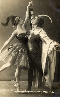 Som Odile i Svansjön tillsammans med Pierre Vladimirov som prins Siegfried (1913).