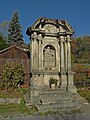 Kapelle mit Pietà-Skulptur