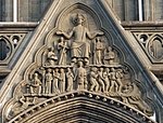 Imagen del Juicio Final en la fachada occidental de la Catedral de Nidaros, obra de Stinius Fredriksen de 1908. Trondheim, Noruega. Fotografía: Morten Dreier.