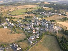 Usa ka Aerial View sa Saint Sauveur de Peyre