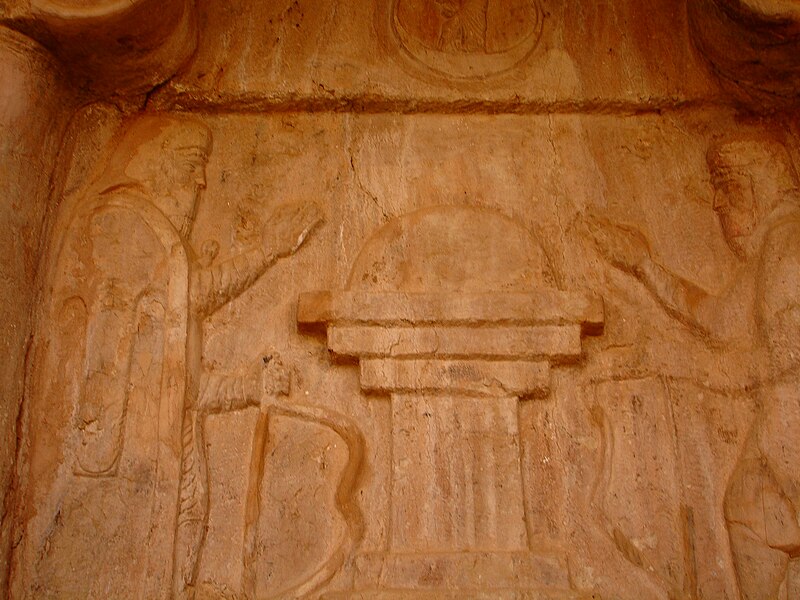 File:Zoroastrianism Tomb Sulaymaniyah province 15.JPG