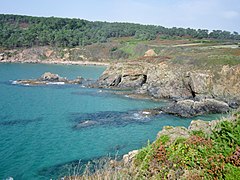 La pointe nord de Pen ar Vir et la plage de Trez Bihan vues de la pointe sud de Pen ar Vir.