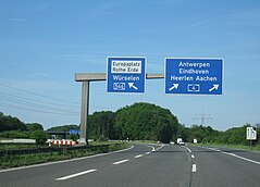 Beginn der A 544 im Autobahnkreuz Aachen (2010)