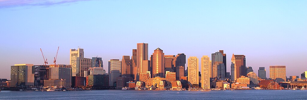 Boston skyline at earlymorning.jpg
