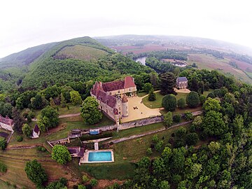 Vue aérienne du château de Monsec.