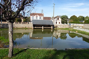 La mare et le lavoir.