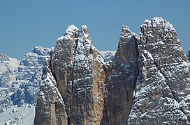 Von links nach rechts Croda da Lago, Campanile Innerkofler und Campanile Federa