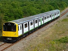 Vivarail battery electric train D-Train-203001-Approach-Honeybourne-P1410129.jpg