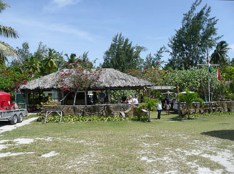 A entrada aos terreos da Denis Island Resort, vista desde a pista