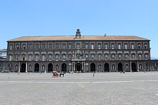 Palacio Real de Nápoles (1600-1616), de Domenico Fontana