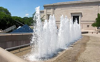 Fountain - National Gallery of Art's West Building.JPG