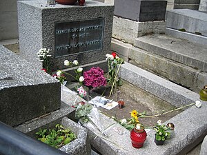 English: Jim Morrison's grave in Paris, France...