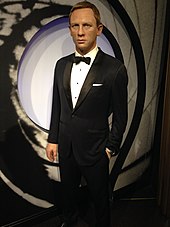 Waxwork of Daniel Craig, the most recent 007, at Madame Tussauds, London James Bond (Daniel Craig) figure at Madame Tussauds London (30318318754).jpg