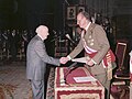 Exmo. Sr Don Jose Díaz Carmona y S.M. Juan Carlos I. Ingreso en la Real y Militar Orden de San Fernando.