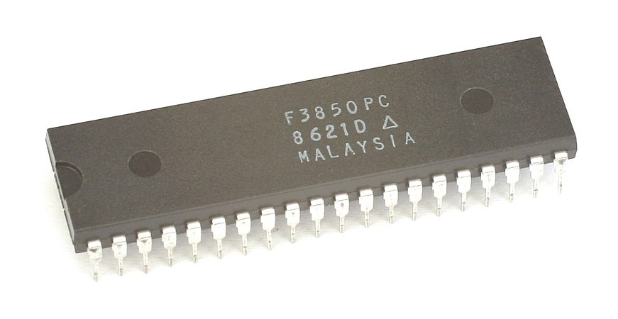 The Fairchild F3850 CPU, the heart of the F8 platform and similar to the chip used in the Channel F. This chip, an F3850PC 8621D△, was made in Malaysia.