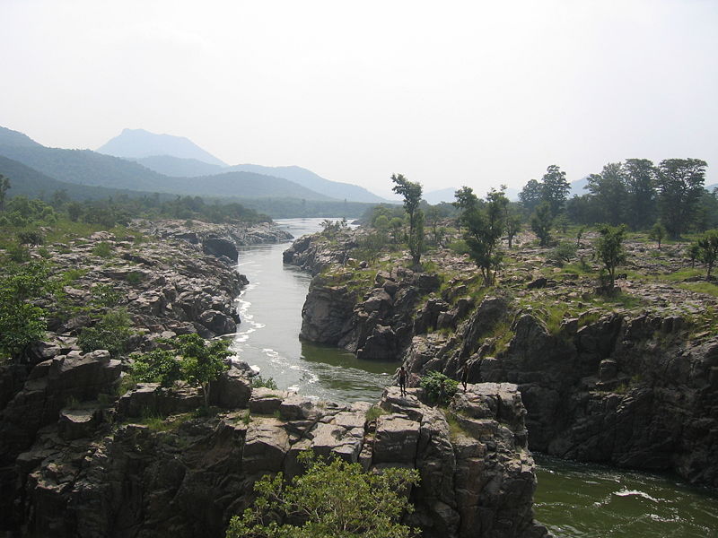 File:Kaveri in hogenakkal.jpg