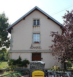 The town hall in Geraise