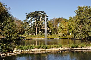 Fontaine sur « le Miroir », parc floral de la Source