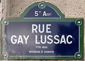 Voir la plaque.