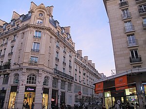 Vue depuis la rue de Sèvres.