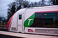 Het treinstel Z 50015/16 op het perron op het station van Luzarches, voor zijn inaugurele rit.