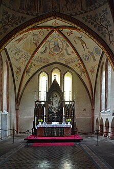 Chorraum mit Altar 2015