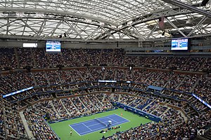 Das Spiel von Rafael Nadal gegen Karen Chatschanow im Arthur Ashe Stadium mit geschlossenem Dach bei den US Open 2018
