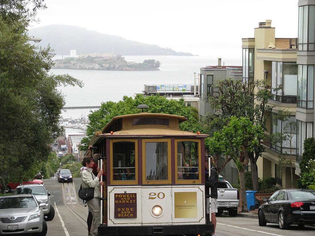 1024px-Cable_car-Alcatraz_Island-San_Francisco.jpg