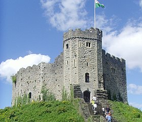 Cardiff Castle keep 2010.jpg