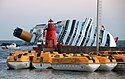 Die havarierte „Costa Concordia“ vor der Insel Giglio (2012)