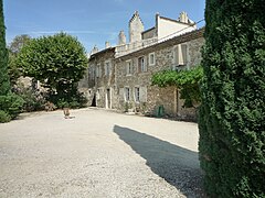 Cour de ferme du Château_de_Genas