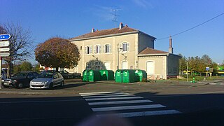 Gare d'Audincourt, côté ville, en 2014. Le bâtiment est par la suite devenu un restaurant.