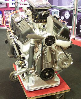 Lancia V6 engine v TCE.jpg