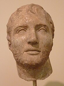 פסל ראש של פלמינינוס מתחילת המאה ה-2 לפנה"ס במוזיאון לארכאולוגיה של דלפי