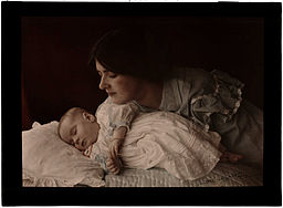http://upload.wikimedia.org/wikipedia/commons/thumb/c/c7/Mother_and_Child%2C_1912.jpg/256px-Mother_and_Child%2C_1912.jpg